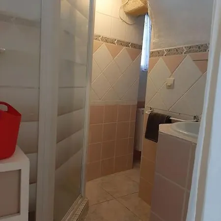 Appartement Cosy Et Climatise Au Coeur D'Uzès Exterior foto
